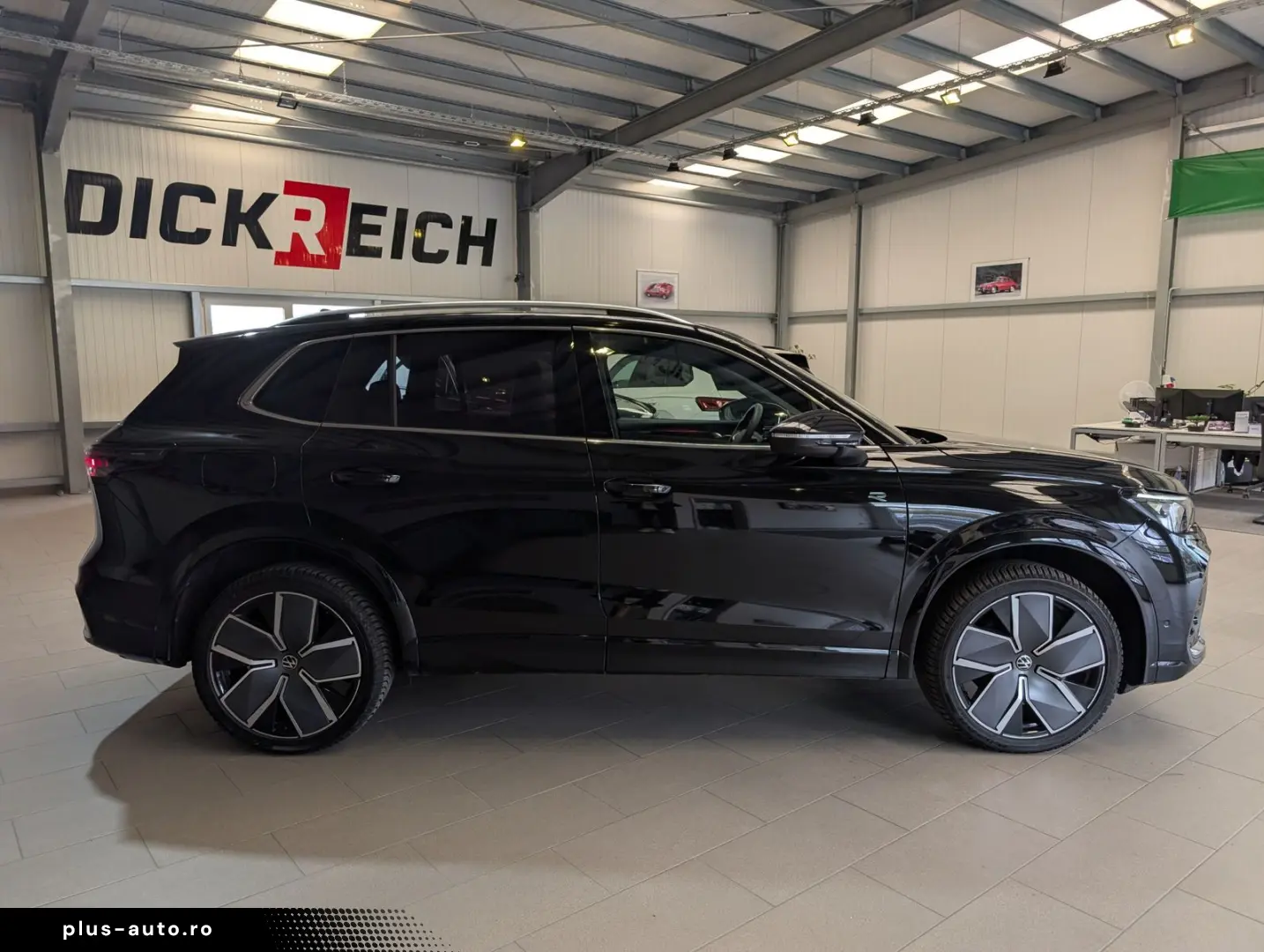 VW Tiguan 2.0TDI R-Line 4M Pano H K AHK Matrix 20