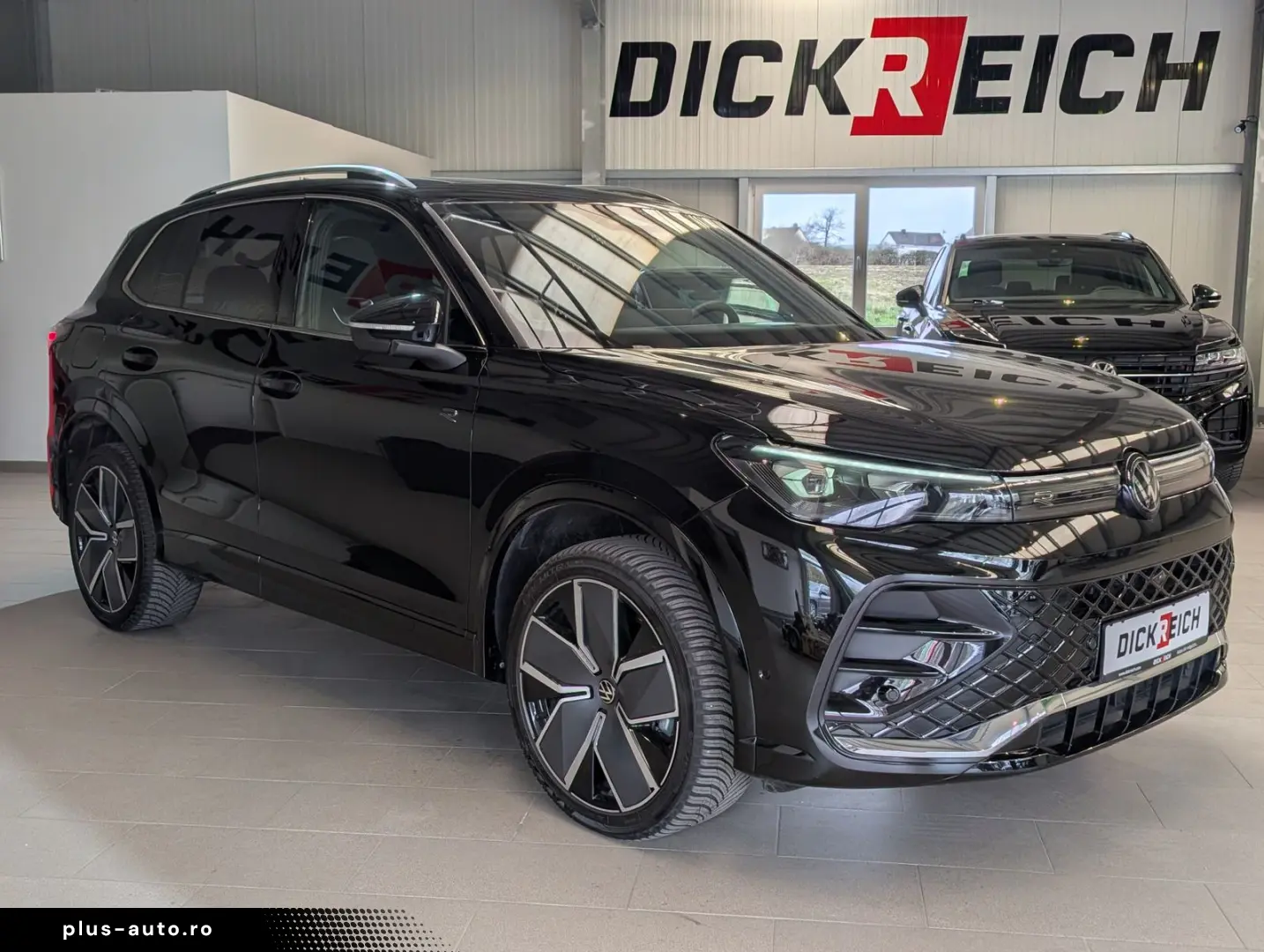 VW Tiguan 2.0TDI R-Line 4M Pano H K AHK Matrix 20