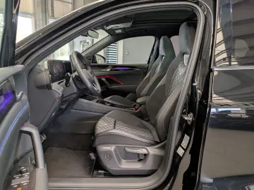 VW Tiguan 2.0TDI R-Line 4M Pano H K AHK Matrix 20