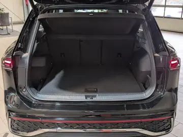 VW Tiguan 2.0TDI R-Line 4M Pano H K AHK Matrix 20