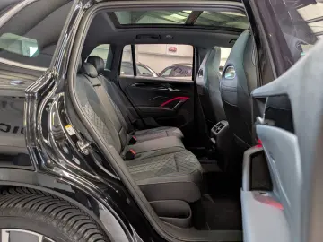VW Tiguan 2.0TDI R-Line 4M Pano H K AHK Matrix 20