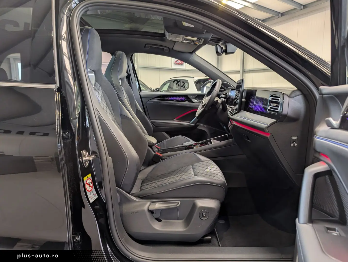 VW Tiguan 2.0TDI R-Line 4M Pano H K AHK Matrix 20