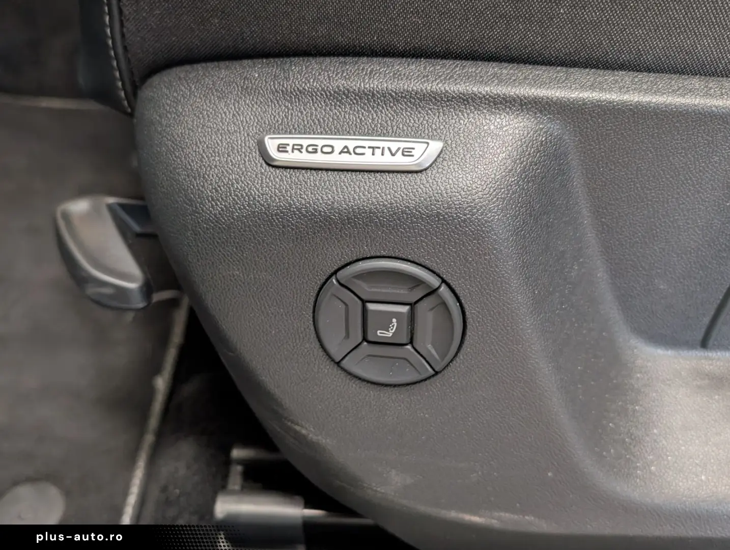 VW Tiguan 2.0TDI R-Line 4M Pano H K AHK Matrix 20