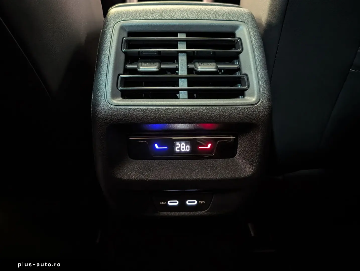 VW Tiguan 2.0TDI R-Line 4M Pano H K AHK Matrix 20