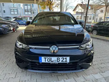 VW Golf VIII R 2.0 TSI DSG 4MOTION    R-Performance