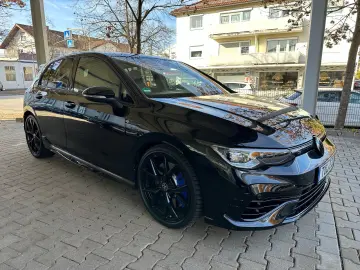 VW Golf VIII R 2.0 TSI DSG 4MOTION    R-Performance