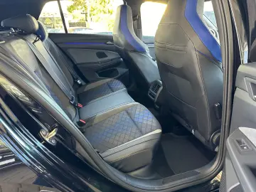 VW Golf VIII R 2.0 TSI DSG 4MOTION    R-Performance