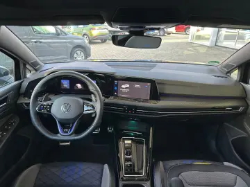VW Golf VIII R 2.0 TSI DSG 4MOTION    R-Performance