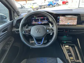 VW Golf VIII R 2.0 TSI DSG 4MOTION    R-Performance