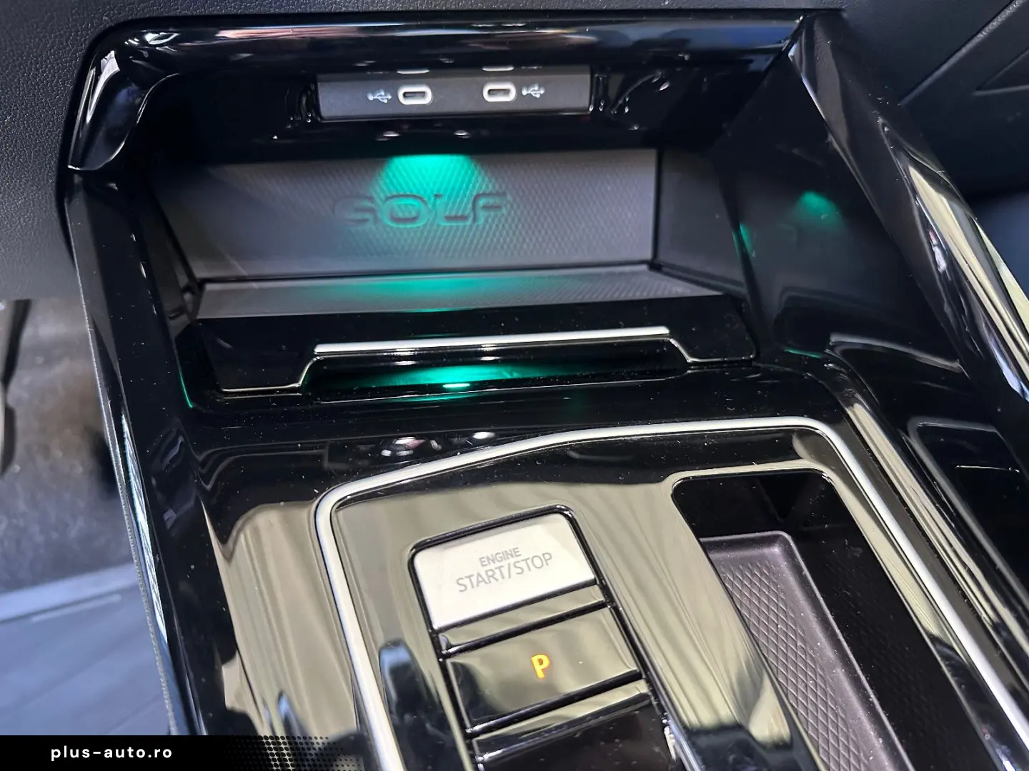VW Golf VIII R 2.0 TSI DSG 4MOTION    R-Performance
