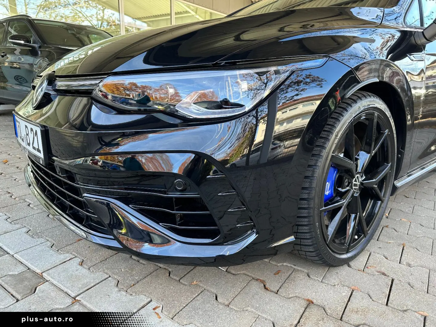 VW Golf VIII R 2.0 TSI DSG 4MOTION    R-Performance