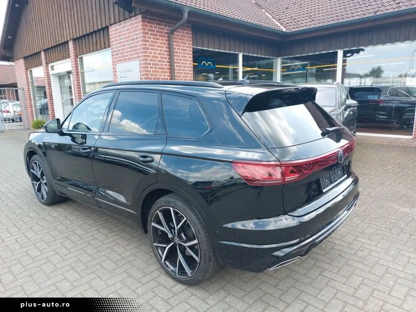 VW Touareg 3.0 TDI 4M R-Line AHK Standhzg Pano 360