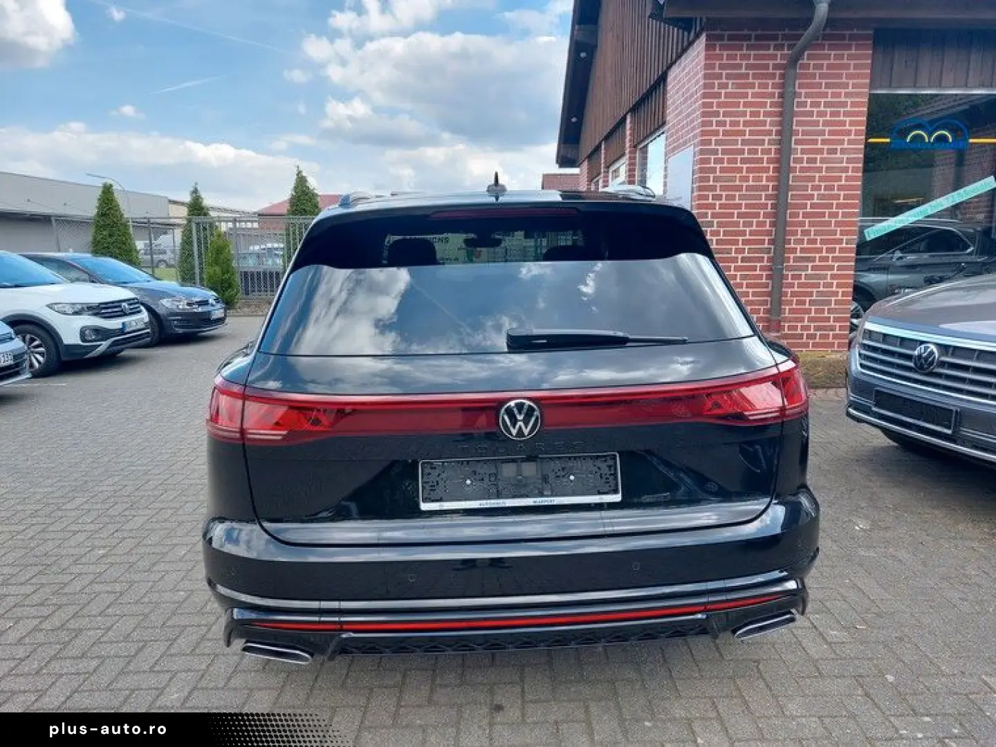 VW Touareg 3.0 TDI 4M R-Line AHK Standhzg Pano 360