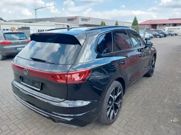 VW Touareg 3.0 TDI 4M R-Line AHK Standhzg Pano 360