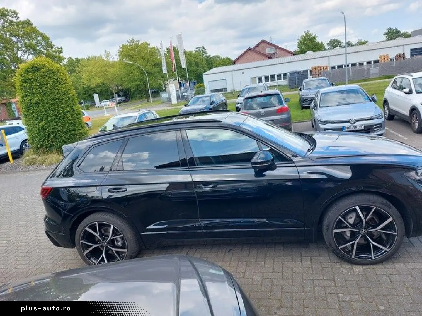 VW Touareg 3.0 TDI 4M R-Line AHK Standhzg Pano 360