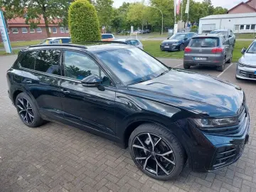 VW Touareg 3.0 TDI 4M R-Line AHK Standhzg Pano 360