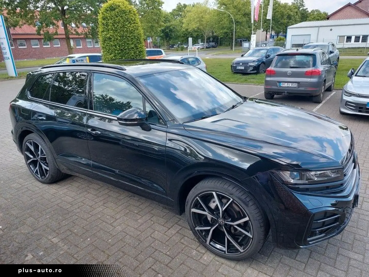 VW Touareg 3.0 TDI 4M R-Line AHK Standhzg Pano 360