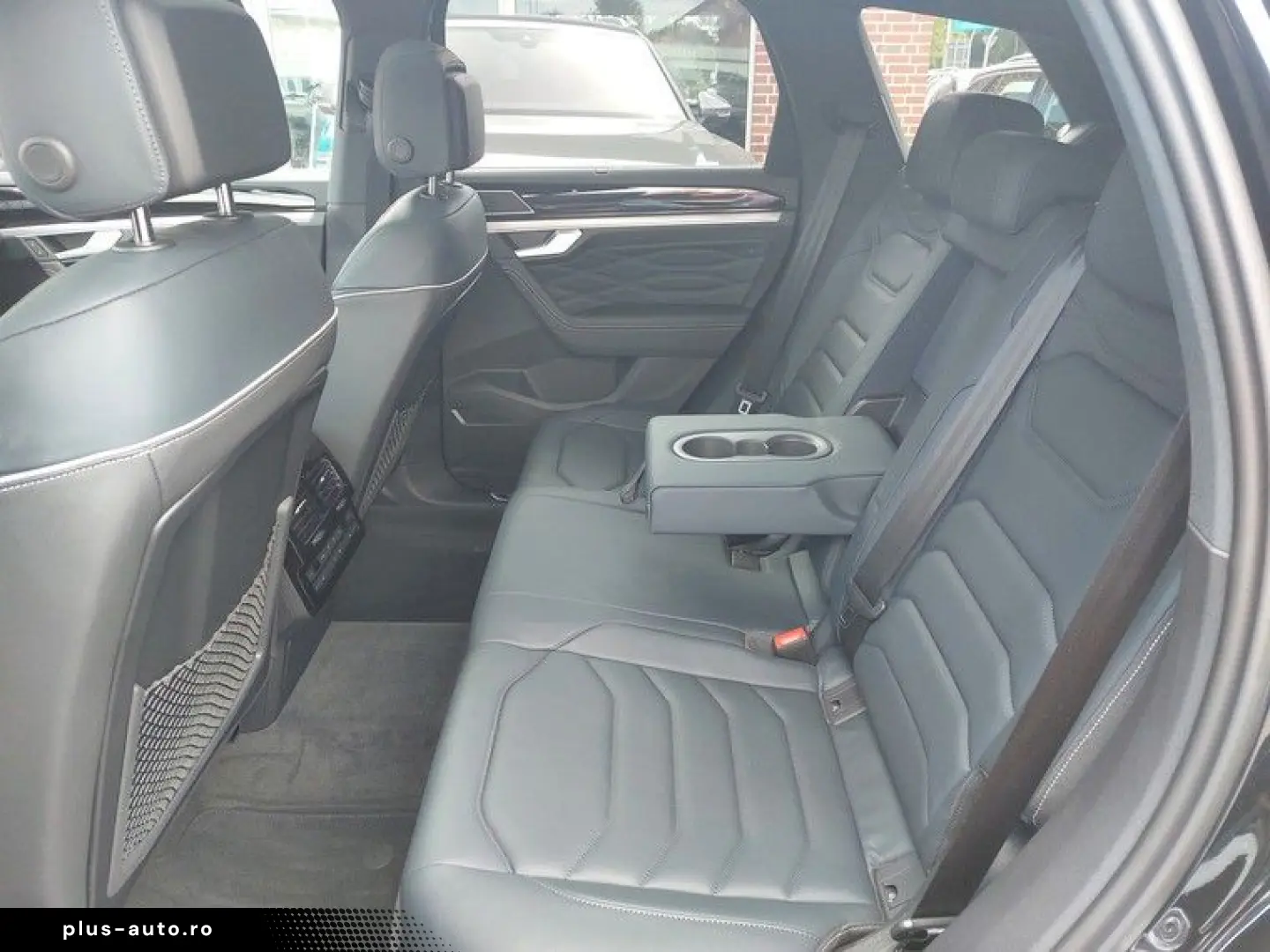 VW Touareg 3.0 TDI 4M R-Line AHK Standhzg Pano 360