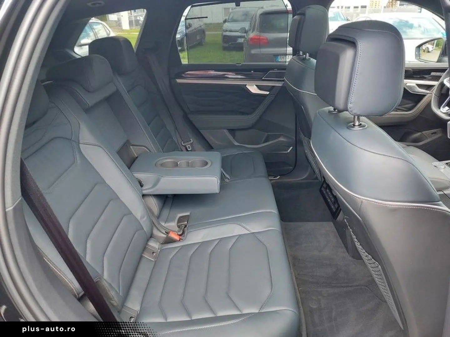 VW Touareg 3.0 TDI 4M R-Line AHK Standhzg Pano 360