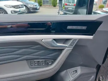 VW Touareg 3.0 TDI 4M R-Line AHK Standhzg Pano 360