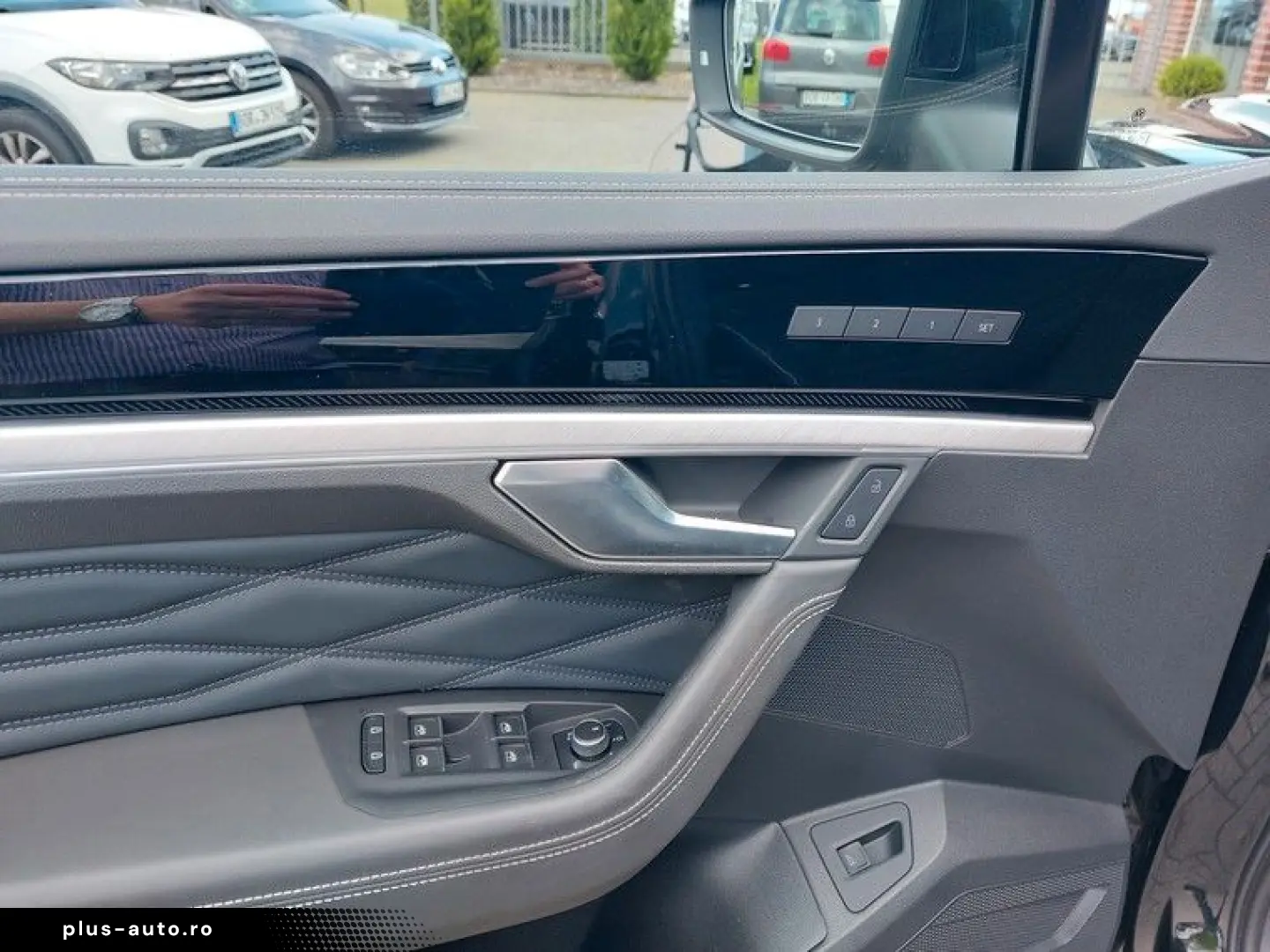 VW Touareg 3.0 TDI 4M R-Line AHK Standhzg Pano 360