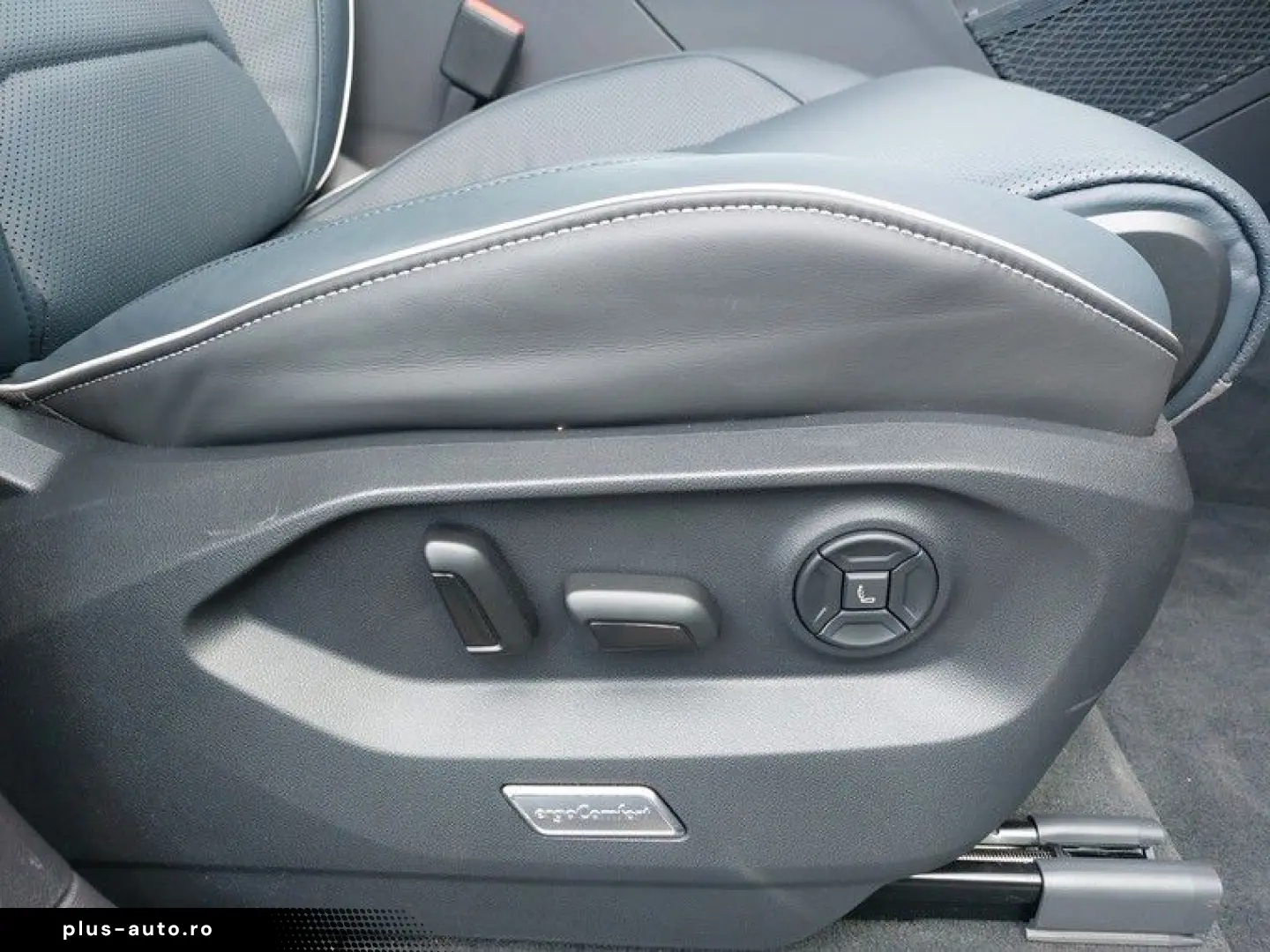 VW Touareg 3.0 TDI 4M R-Line AHK Standhzg Pano 360