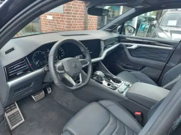 VW Touareg 3.0 TDI 4M R-Line AHK Standhzg Pano 360