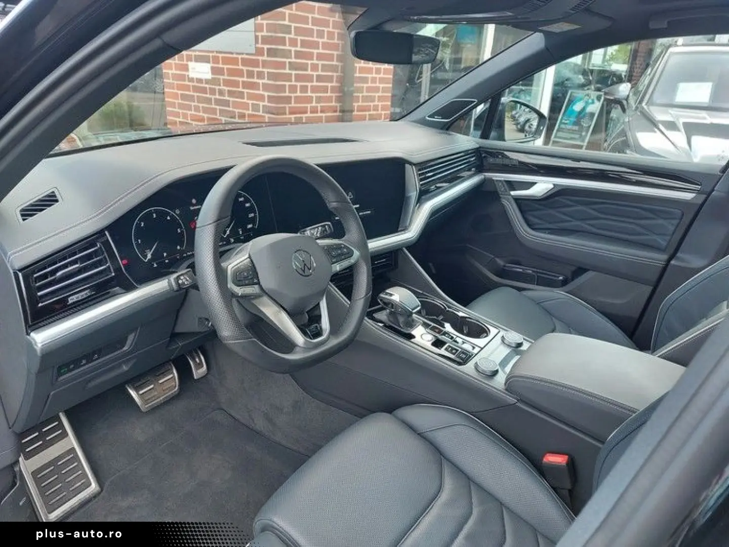 VW Touareg 3.0 TDI 4M R-Line AHK Standhzg Pano 360