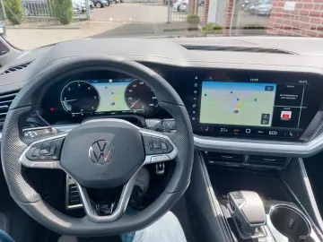VW Touareg 3.0 TDI 4M R-Line AHK Standhzg Pano 360