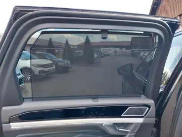 VW Touareg 3.0 TDI 4M R-Line AHK Standhzg Pano 360