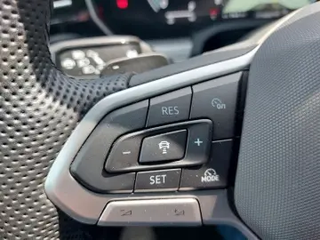 VW Touareg 3.0 TDI 4M R-Line AHK Standhzg Pano 360