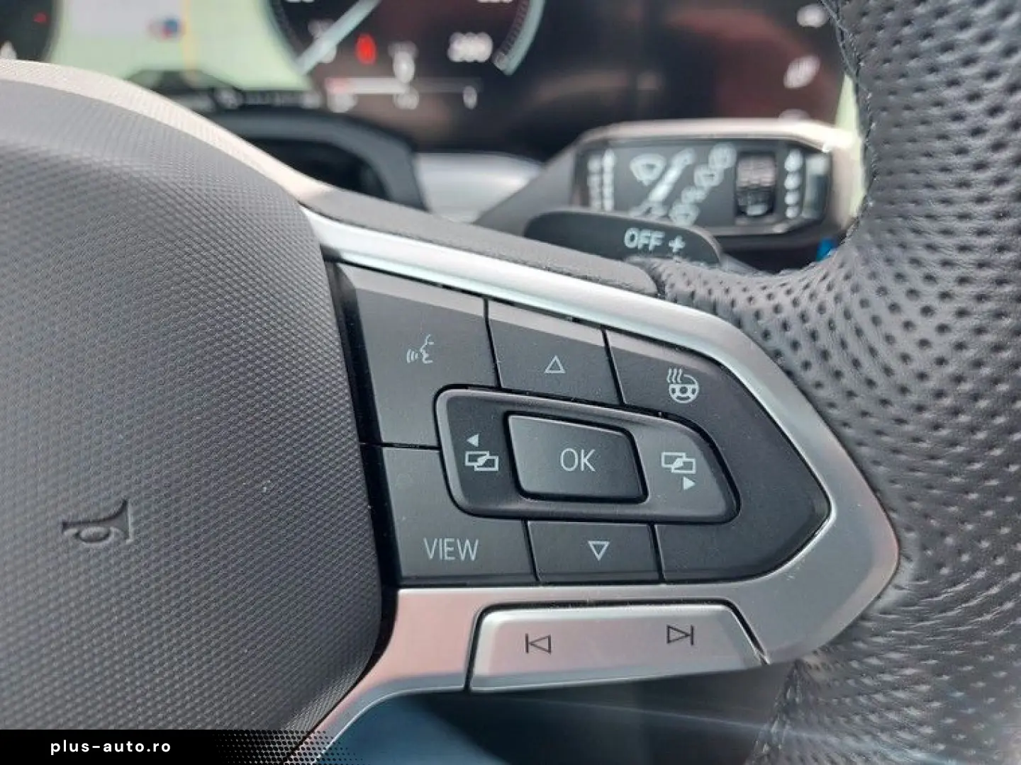 VW Touareg 3.0 TDI 4M R-Line AHK Standhzg Pano 360