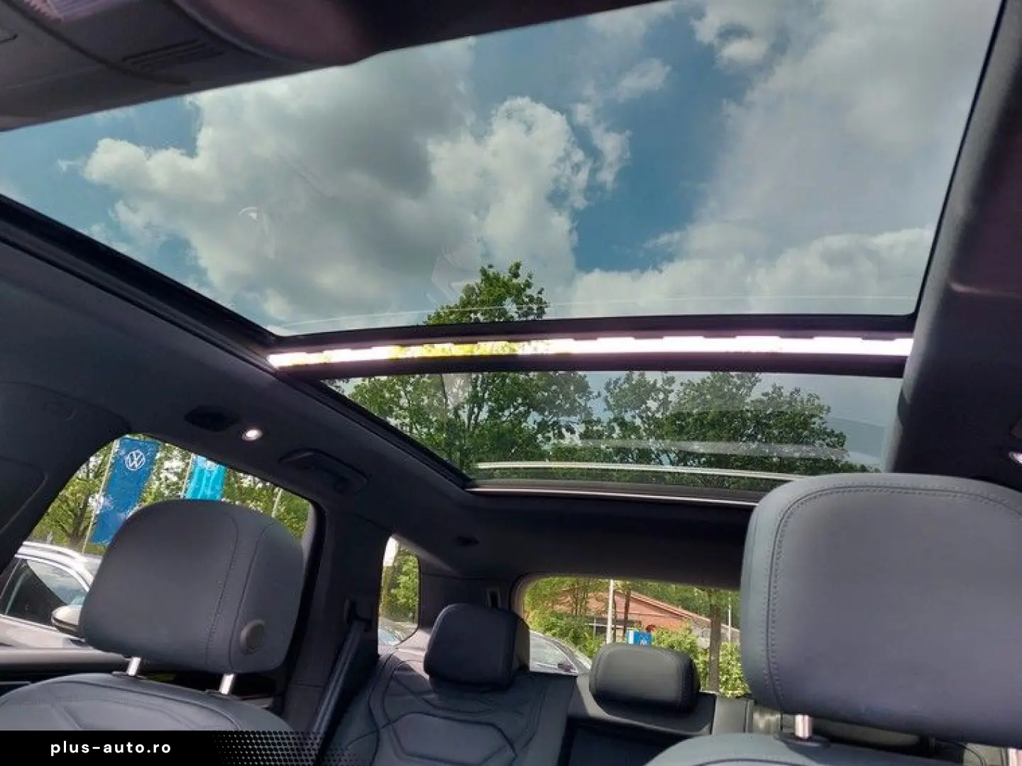 VW Touareg 3.0 TDI 4M R-Line AHK Standhzg Pano 360