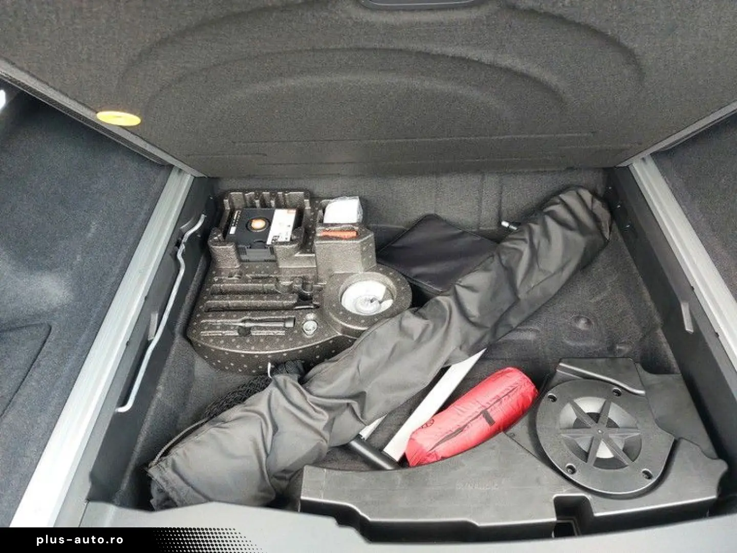 VW Touareg 3.0 TDI 4M R-Line AHK Standhzg Pano 360