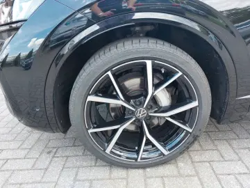 VW Touareg 3.0 TDI 4M R-Line AHK Standhzg Pano 360