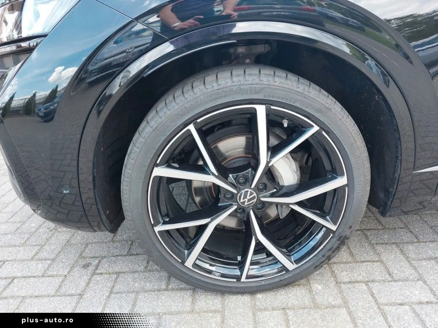 VW Touareg 3.0 TDI 4M R-Line AHK Standhzg Pano 360