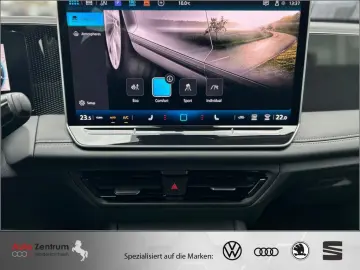 VW Tiguan 2.0TDI Head-Up KAMERA AHK  9700Km !!!