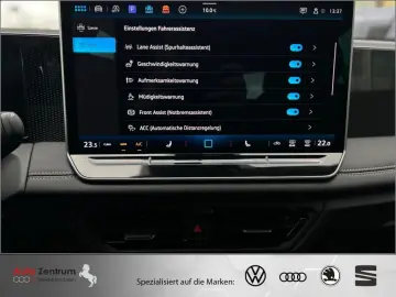 VW Tiguan 2.0TDI Head-Up KAMERA AHK  9700Km !!!