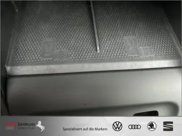 VW Tiguan 2.0TDI Head-Up KAMERA AHK  9700Km !!!