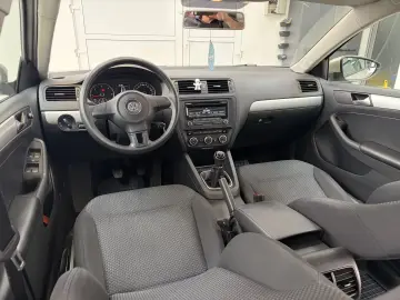 VOLKSWAGEN JETTA Comfort  2014