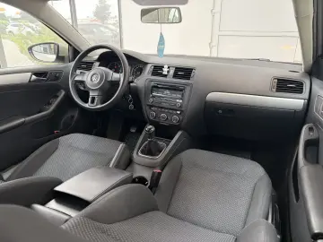 VOLKSWAGEN JETTA Comfort  2014