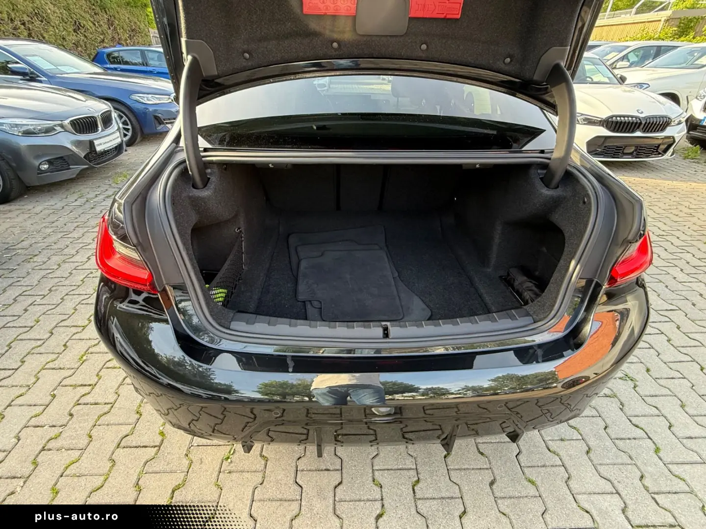 BMW 330 d M Sport Kardon Head Up Kamera Adp-LED ACC