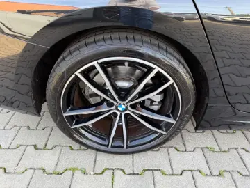 BMW 330 d M Sport Kardon Head Up Kamera Adp-LED ACC