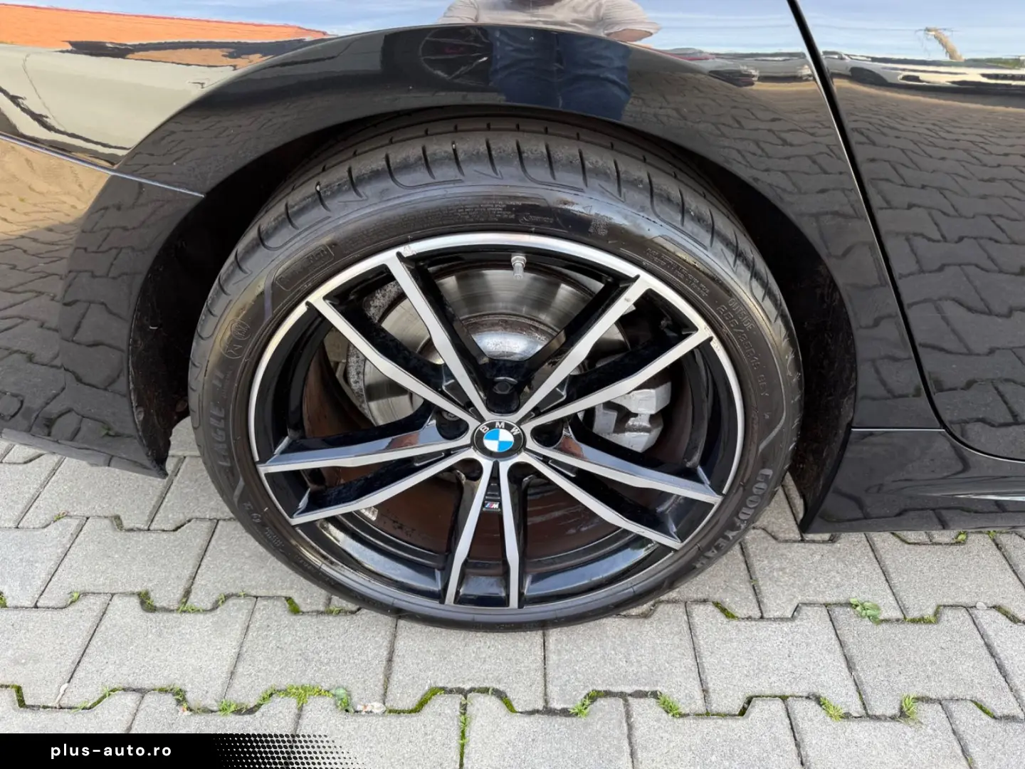 BMW 330 d M Sport Kardon Head Up Kamera Adp-LED ACC