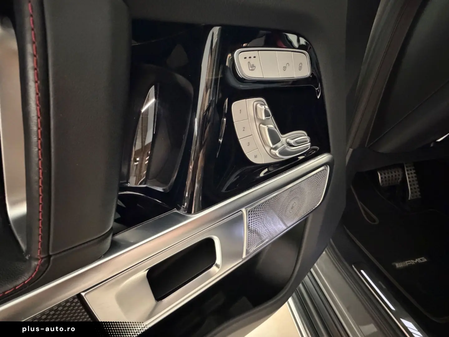 MERCEDES-BENZ G 63 AMG   Manufaktur Carbon Fond Entertaiment