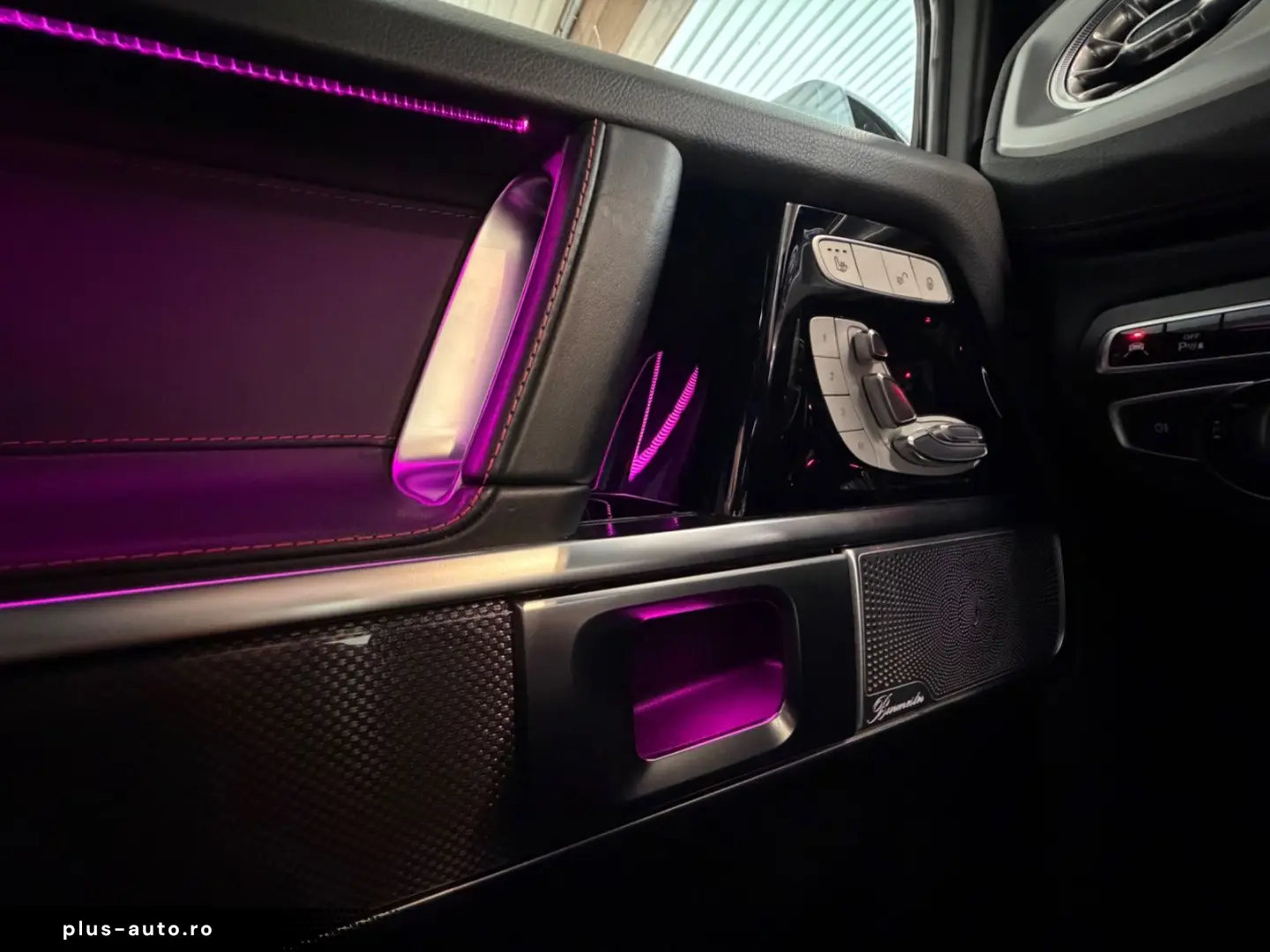 MERCEDES-BENZ G 63 AMG   Manufaktur Carbon Fond Entertaiment