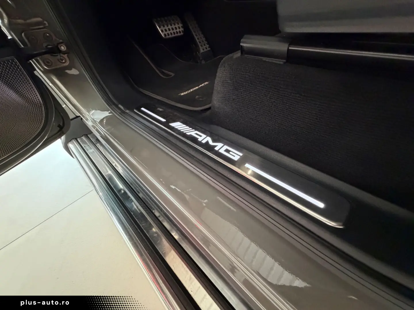 MERCEDES-BENZ G 63 AMG   Manufaktur Carbon Fond Entertaiment