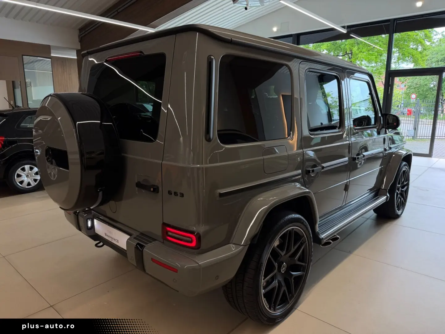MERCEDES-BENZ G 63 AMG   Manufaktur Carbon Fond Entertaiment