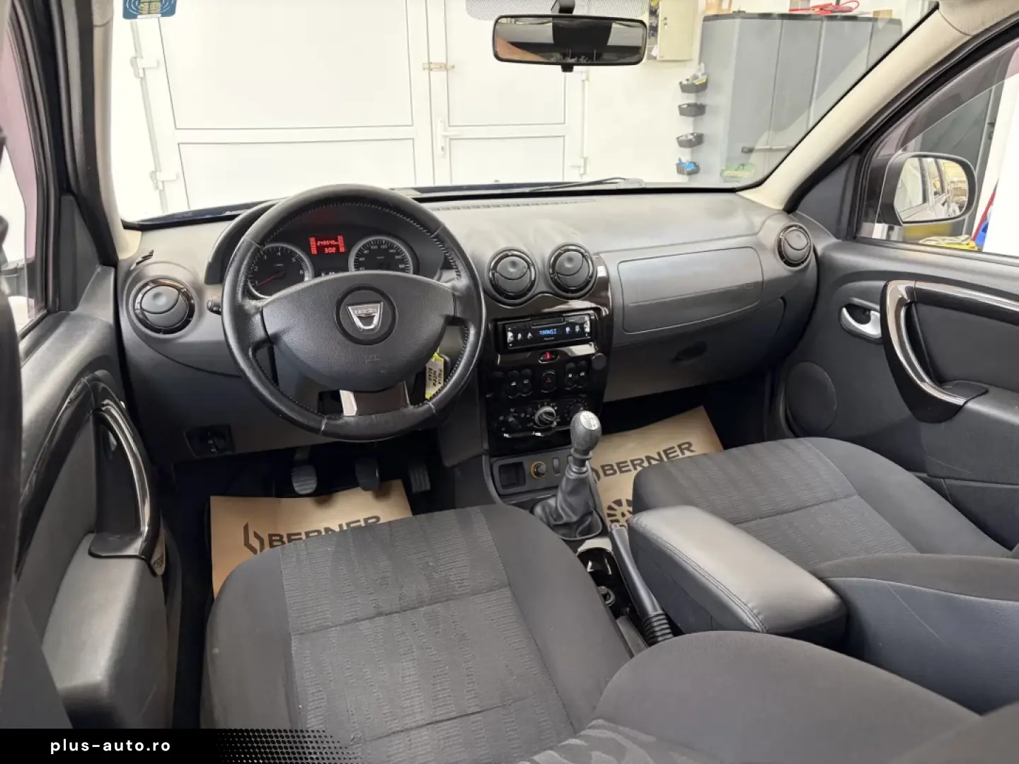 DACIA DUSTER Laureate Ac  2011
