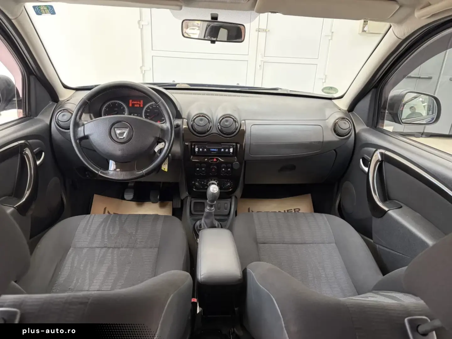 DACIA DUSTER Laureate Ac  2011